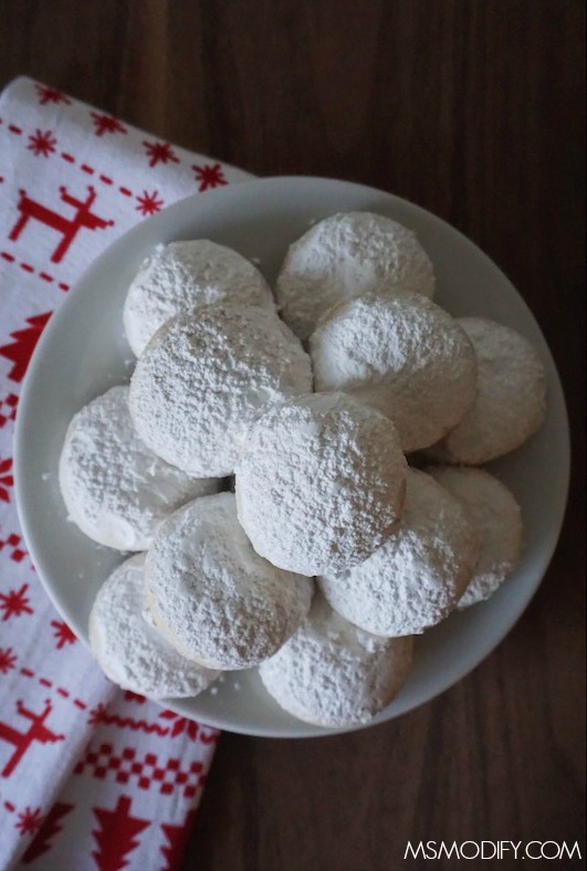 {gluten free} Kourambiedes - Greek Christmas Cookies