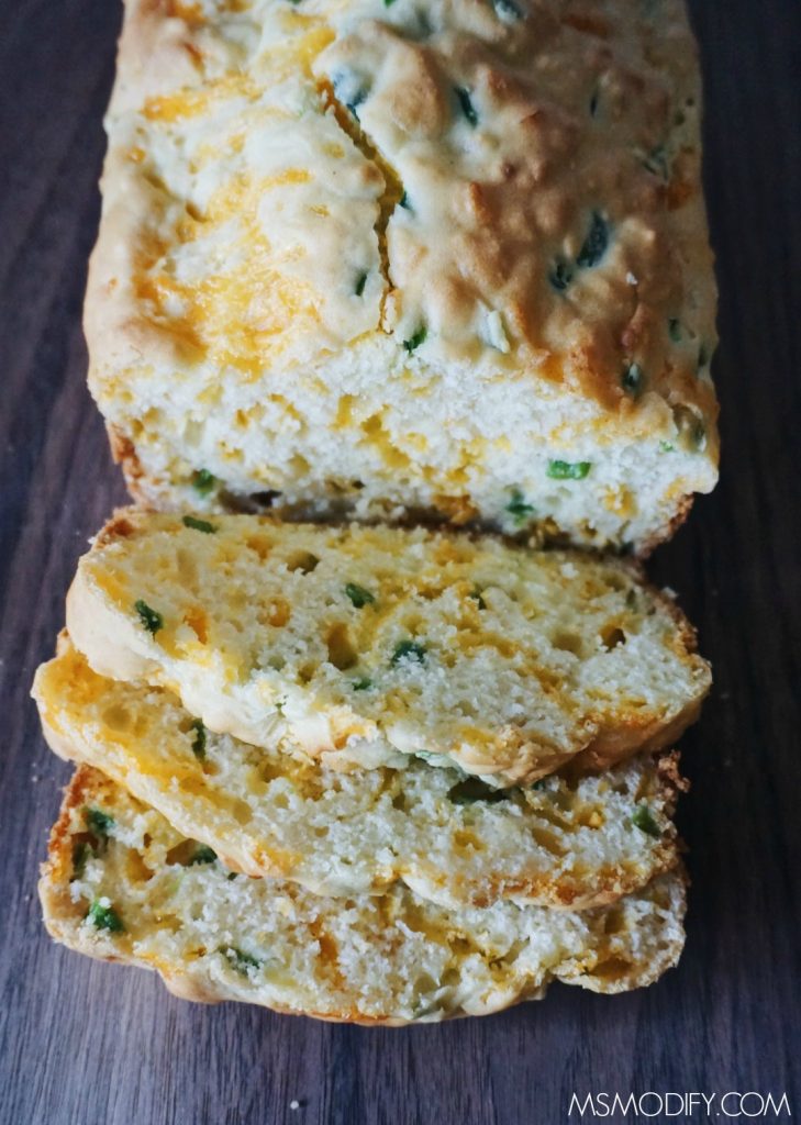 {gluten free} Jalapeño Cheddar Bread